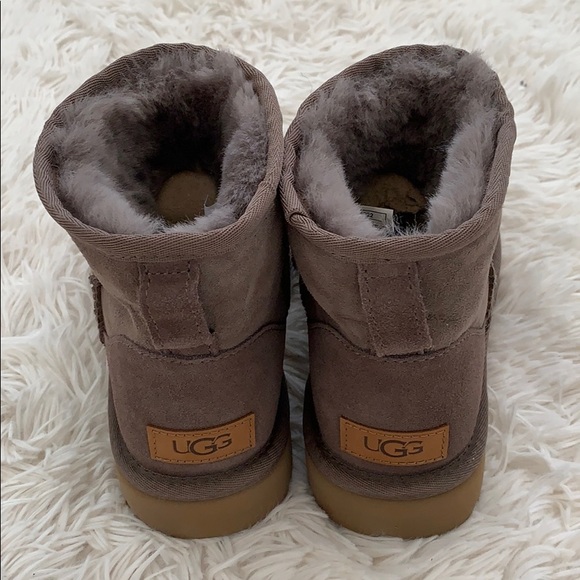 UGG classic mini 2 genuine shearling lined boots - Picture 4 of 8
